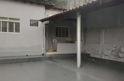 Casa com 2 quartos à venda na Rua João Pinheiro, Centro, Uberaba