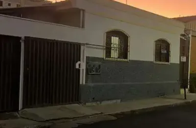 Casa com 3 quartos à venda na Rua Flávia Vargas Oliveira, Conjunto Treze de Maio, Uberaba