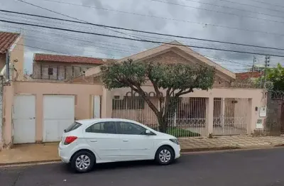 Casa com 4 quartos à venda na Rua Ricardo Pizzi, São Sebastião, Uberaba