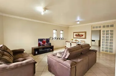 Casa à venda com ponto comercial, ótima localização, amplo apartamento, no pavimento superior, garagem, e salas para locação. mêrces - uberaba - mg