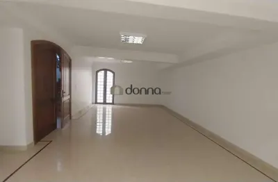 Casa à venda na Avenida Alexandre Barbosa, Mercês, Uberaba