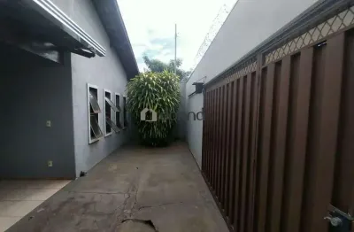 Casa à venda, 2 quartos, 1 suíte, 4 vagas, beija-flor ii - uberaba/mg
