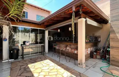 Casa à venda, 3 quartos, 3 suítes, 3 vagas, jardim nenê gomes - uberaba/mg