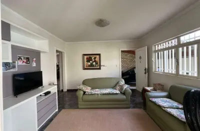 Casa com 3 quartos à venda na Rua Alumínio, Leblon, Uberaba