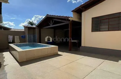 Casa residencial 3 quartos com suíte, varanda gourmet e piscina em jardim são bento, uberaba – venda r$ 799.000