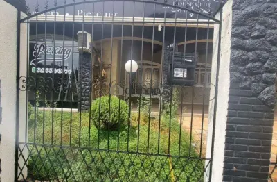 Casa para Aluguel no Centro de Uberaba - 4 Quartos, Piscina, 2 Vagas