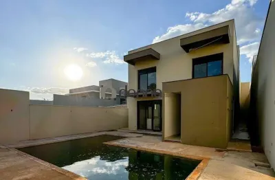 Casa de Luxo com 4 Suítes, 9 Vagas e Portaria 24h em Jardim do Lago, Uberaba