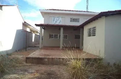 Casa à venda em rio preto-sp: 5 quartos, 3 salas, 2 banheiros, 2 vagas de garagem - bairro santa cruz - 329m²
