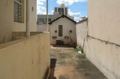 Imperdível oportunidade! casa à venda no centro de são josé do rio preto-sp, 2 quartos, 1 sala e 4 vagas de garagem.