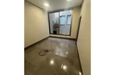 Alugue agora sala comercial na vila santa cruz, são josé do rio preto-sp: 1 sala, 2 banheiros, 3 vagas de garagem, recepção