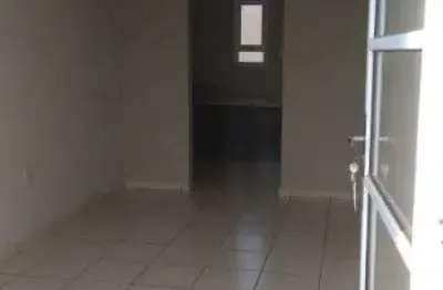 Casa para locação em são josé do rio preto-sp, bairro fraternidade : 2 quartos, 1 sala, 1 banheiro, garagem descoberta, quintal.