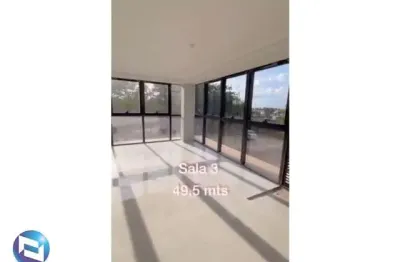 Excelente sala comercial com 49,00 m², 1 banheiro, perfeito para instalação de escritório ou consultório, prédio com infraestrutura completa e seguran