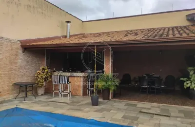 Imperdível! Casa à venda na Vila Diniz, São José do Rio Preto-SP: 3 quartos, 1 suíte, 2 salas, 3 banheiros, 1 vaga, 270m².