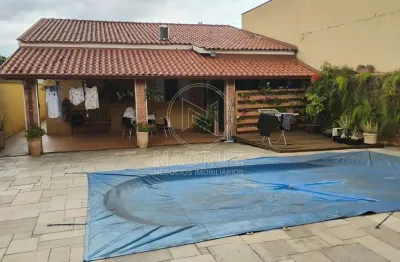 Imperdível! Casa à venda na Vila Diniz, São José do Rio Preto-SP: 3 quartos, 1 suíte, 2 salas, 3 banheiros, 1 vaga, 270m².