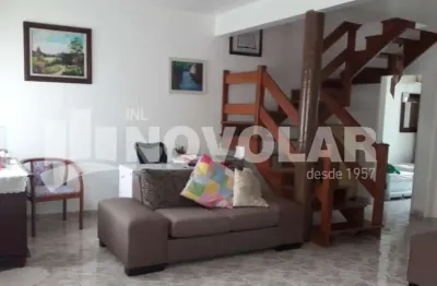 Sobrado em condomínio fechado nas palmas com 3 dormitórios e 1 suíte