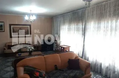 Casa assobradada com 4 dormitórios sendo uma suite, 10 vagas  à venda com 400 m² ac,  na vila maria.