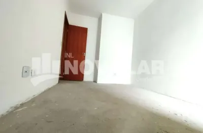 Sobrado em condomínio fechado na parada inglesa, sendo 2 suítes e 1 vaga