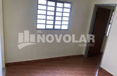 Casa térrea para locação na parada inglesa com 1 dormitório, sala, cozinha.