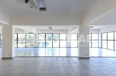 Prédio comercial em santo amaro com 616 metros quadrados de área total e com 15 vagas.