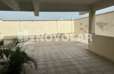 Casa térrea dupla com espaços generosos e versáteis em terreno amplo