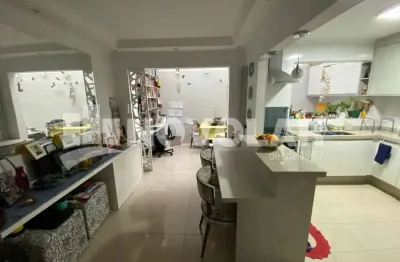 Sobrado com 3 dormitórios com 1 suíte,  todo planejado e 2 vagas. agende agora a sua visita!