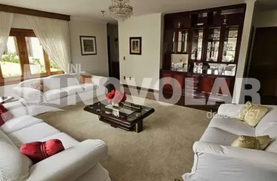 Apartamento incrível, 3 suítes sendo 1 master com closet e 4 vagas de garagem.