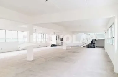 Prédio comercial na lapa, com uma área construída de 976 metros. com energia trifásica. visite!