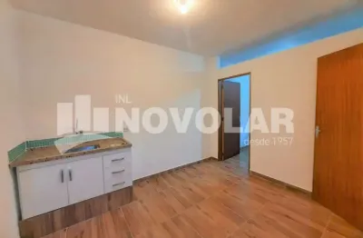 Casa térrea com 1 dormitório.  próximo a avenida antonelo da messina.