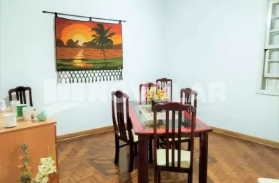 Apartamento térreo no catumbi: espaço e localização estratégica