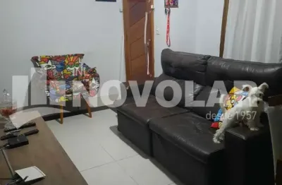 Sobrado em condomínio fechado com 2 suítes, cozinha planejada no jaçana