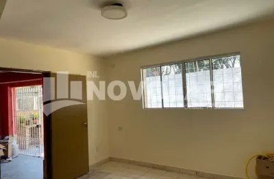Sobrado com 198 metros quadrados de área construída, jardim japão