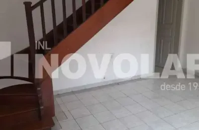 Sobrado com 74 metros quadrados de área construída na vila maria