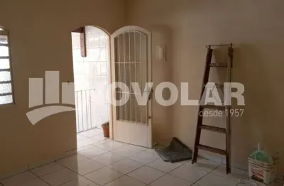 Casa assobradada para alugar na vila sabrina com 2 dormitórios e quintal privativo