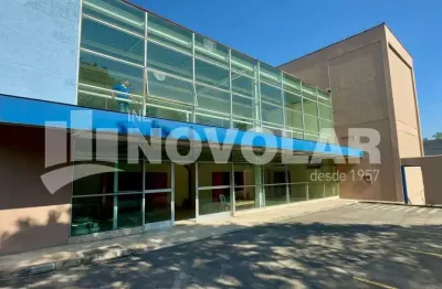 Galpão no pari 9.370m² de área construída. vão livre 5.300 m²,  pd 7,5m. estacionamento 120 vagas.