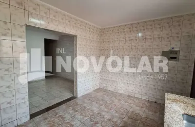 Casa térrea de fundos 2 dormitórios (1 suíte) para alugar no imirim  quintal com churrasqueira