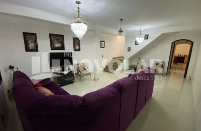 Sobrado comercial com 221m².   3 dormitórios (1 suíte)  2 vagas.  ótima localização. visite!