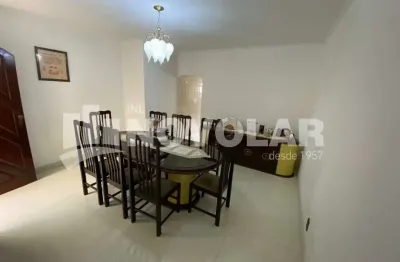 Sobrado comercial com 221m².   3 dormitórios (1 suíte)  2 vagas.  ótima localização. visite!