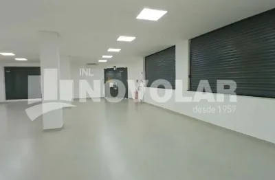 Loja com aproximadamente 335 metros quadrados de Vão Livre. Energia Trifásica. Venha Conhecer!