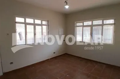 Casa com 2 quartos para alugar na Vila Medeiros, São Paulo 