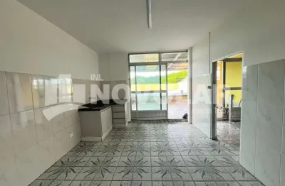 Casa com 2 quartos para alugar na Vila Bancária Munhoz, São Paulo 