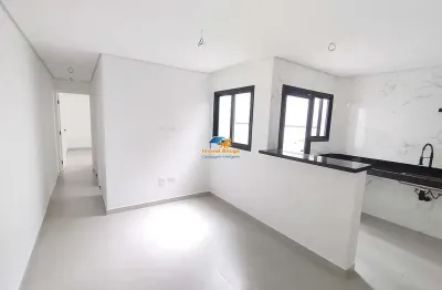 Apartamento 2 dormitórios, 1 sendo suíte. residencial com elevador e baixo condomínio na vila floresta, pronto para morar!