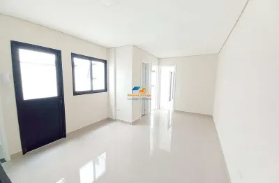 Apartamento com elevador e baixo condomínio na vila scarpelli, pronto para morar!