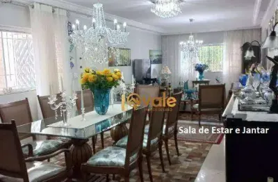 Linda e espaçosa casa a venda na parada inglesa perto do metrô, 3 dormitórios suítes, 201,54m2 construídos e 144,44 de terreno