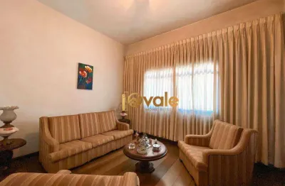 Casa com 4 quartos à venda na Rua Paraguaçu, Centro, Jacareí