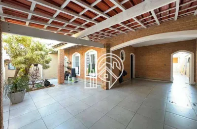 Casa com 3 quartos à venda na Rua Clóvis Navarro da Cruz, Cidade Jardim, Jacareí