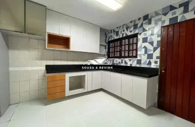 Sobrado à venda em taboão da serra com 2 quartos, 1 suíte e 2 vagas de garagem