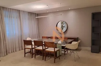 Apartamento com 240m², com 4 quartos e 2 suítes, sendo 1 master com closet e 2 vagas de garagem