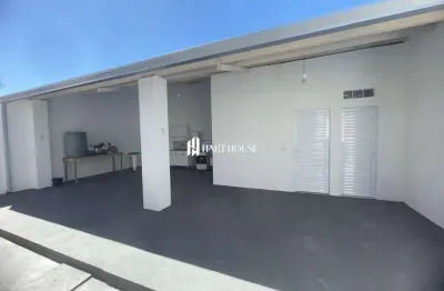 Casa para locação com 03 quartos, energia solar e internet incluso- 2.000,00
