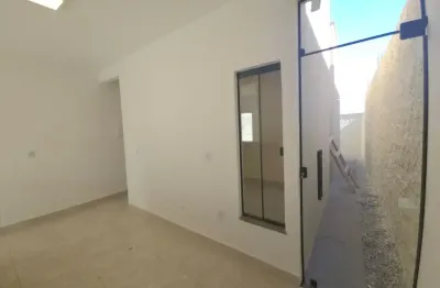 Casa 2 quartos com suite proximo ao shopping portal sul, linha de onibus, escolas e supermercados.