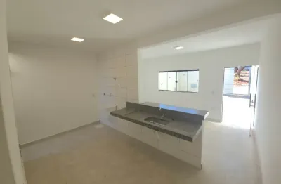 Casa 2 quartos com suite proximo ao shopping portal sul, linha de onibus, escolas e supermercados.